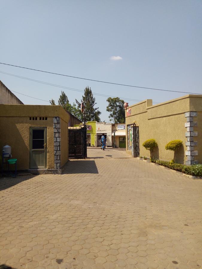 The Happy Hour Bed & Breakfast Kigali Exterior photo
